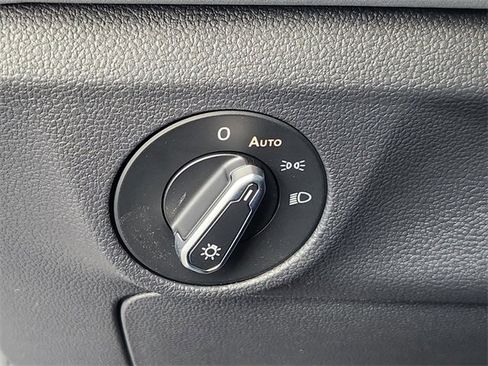 New 2026 Volkswagen Jetta SE image 19