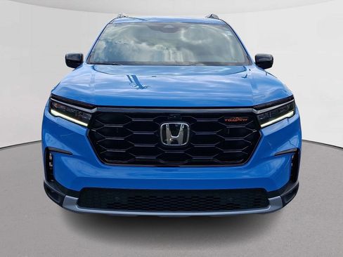 Certified 2024 Honda Pilot TrailSport image 3