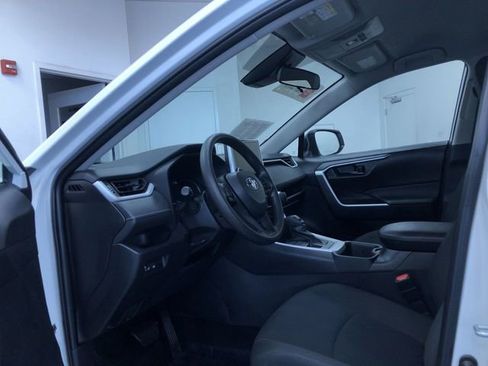 Certified 2025 Toyota RAV4 LE image 10