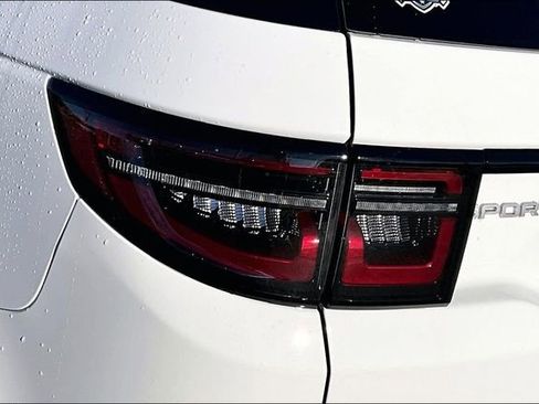 Used 2024 Land Rover Discovery Sport S image 30