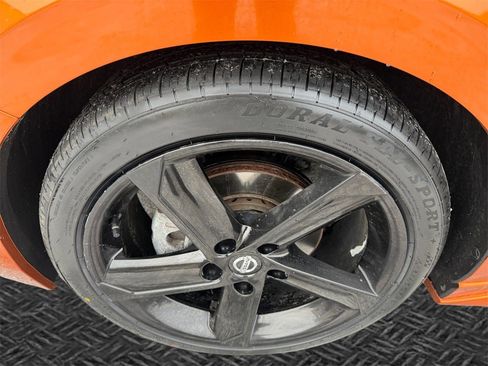 Used 2023 Nissan Sentra SR w/ SR Premium Package image 11