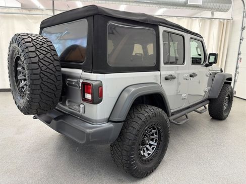 Used 2018 Jeep Wrangler Unlimited Sport S AWD/4WD image 5