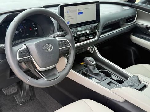 Used 2026 Toyota Grand Highlander AWD image 8