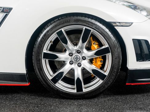 Used 2009 Nissan GT-R Premium image 7