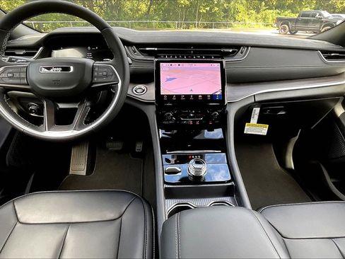 New 2025 Jeep Grand Cherokee Limited w/ Trailer Tow Package image 5