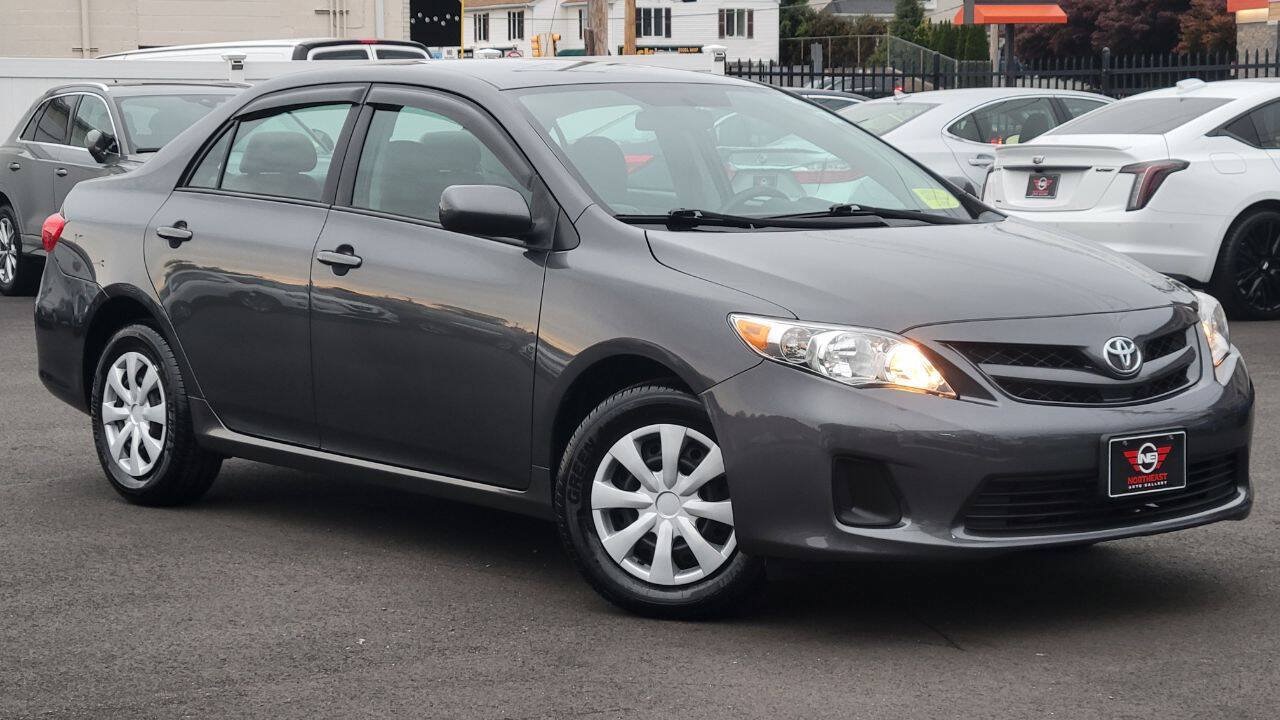 Used 2011 Toyota Corolla LE FWD image 4