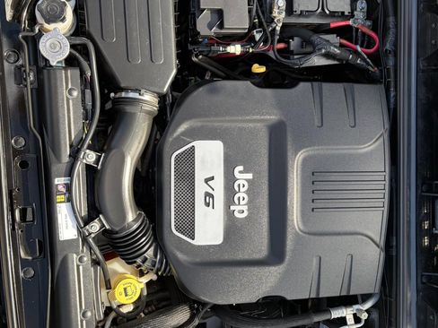 Used 2016 Jeep Wrangler Sport image 22