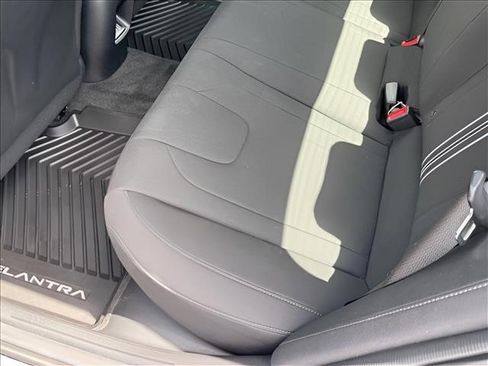 Certified 2025 Hyundai Elantra SEL FWD image 12