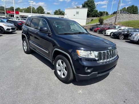 Used 2011 Jeep Grand Cherokee Laredo AWD/4WD image 2