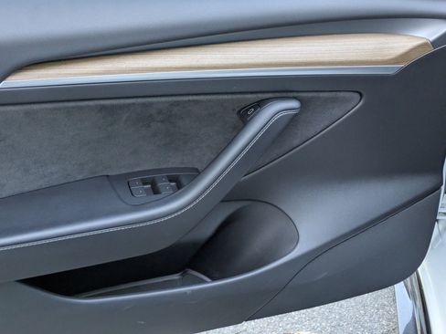 Used 2021 Tesla Model 3 Performance image 14