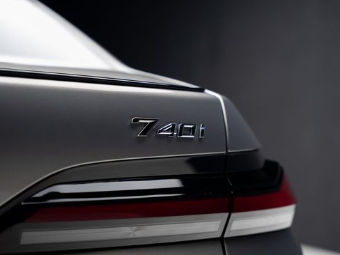 Used 2023 BMW 740i RWD image 30