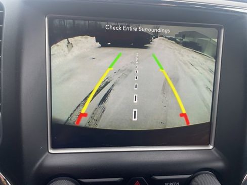 Used 2018 Jeep Grand Cherokee Altitude image 17