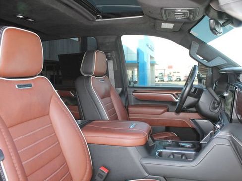 Certified 2025 GMC Sierra 2500 Denali Ultimate AWD/4WD image 16