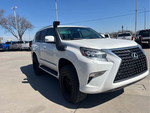 Used 2014 Lexus GX 460 Luxury image 2