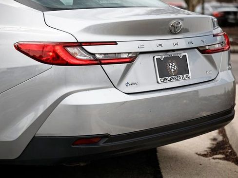 Used 2025 Toyota Camry LE image 9