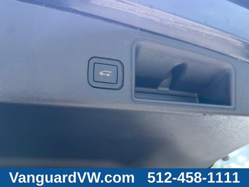 Used 2024 GMC Terrain SLE w/ Driver Convenience Package FWD image 10