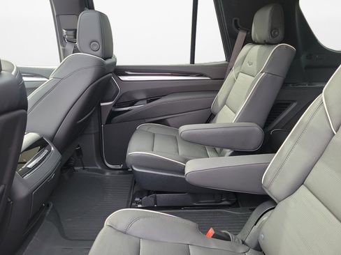 New 2026 Cadillac Escalade Luxury image 13
