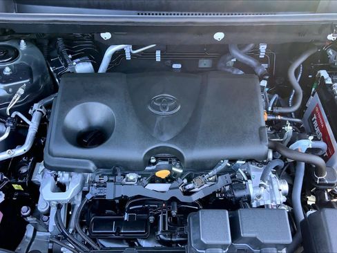Certified 2025 Toyota RAV4 LE FWD image 32