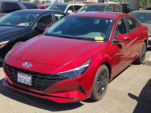 Certified 2023 Hyundai Elantra SEL w/ Cargo Package FWD image 3