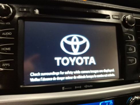 Used 2018 Toyota Highlander Plus AWD/4WD image 24