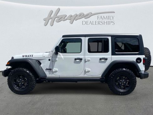 Used 2025 Jeep Wrangler Unlimited Sport AWD/4WD image 7