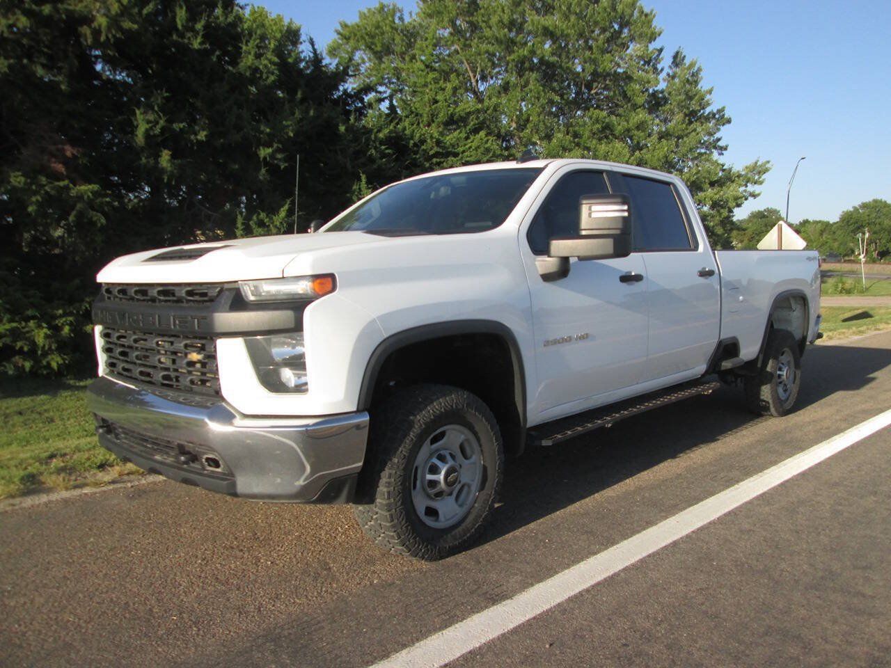 Used 2023 Chevrolet Silverado 2500 W/T w/ WT Convenience Package AWD/4WD image 2