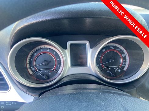 Used 2012 Dodge Journey SXT w/ Flexible Seating Group image 18