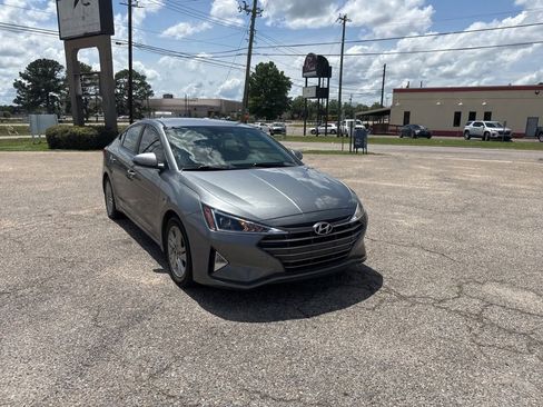 Used 2019 Hyundai Elantra SEL FWD image 2