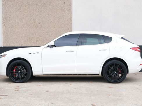 Used 2017 Maserati Levante S AWD/4WD image 6