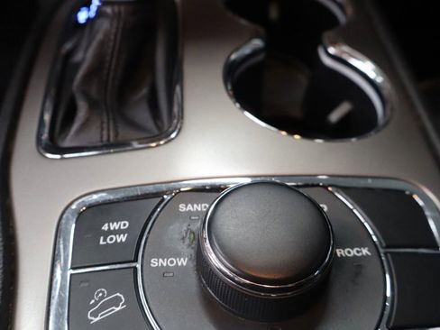 Used 2019 Jeep Grand Cherokee Limited image 26