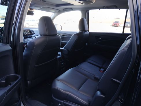 Used 2020 Honda Pilot Touring image 8