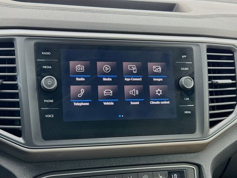 Used 2020 Volkswagen Atlas Cross Sport SE image 9