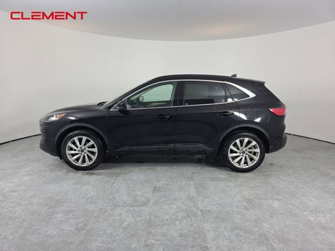 Certified 2022 Ford Escape Titanium w/ Titanium Elite Package image 4