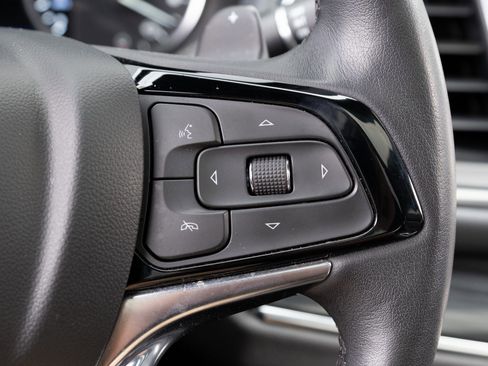 Used 2023 Buick Enclave Premium image 9