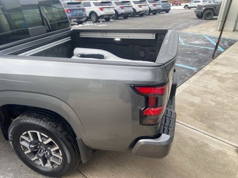 Used 2024 Nissan Frontier SL image 27