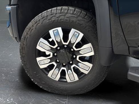 Used 2025 GMC Sierra 2500 Denali w/ Denali Reserve Package AWD/4WD image 39