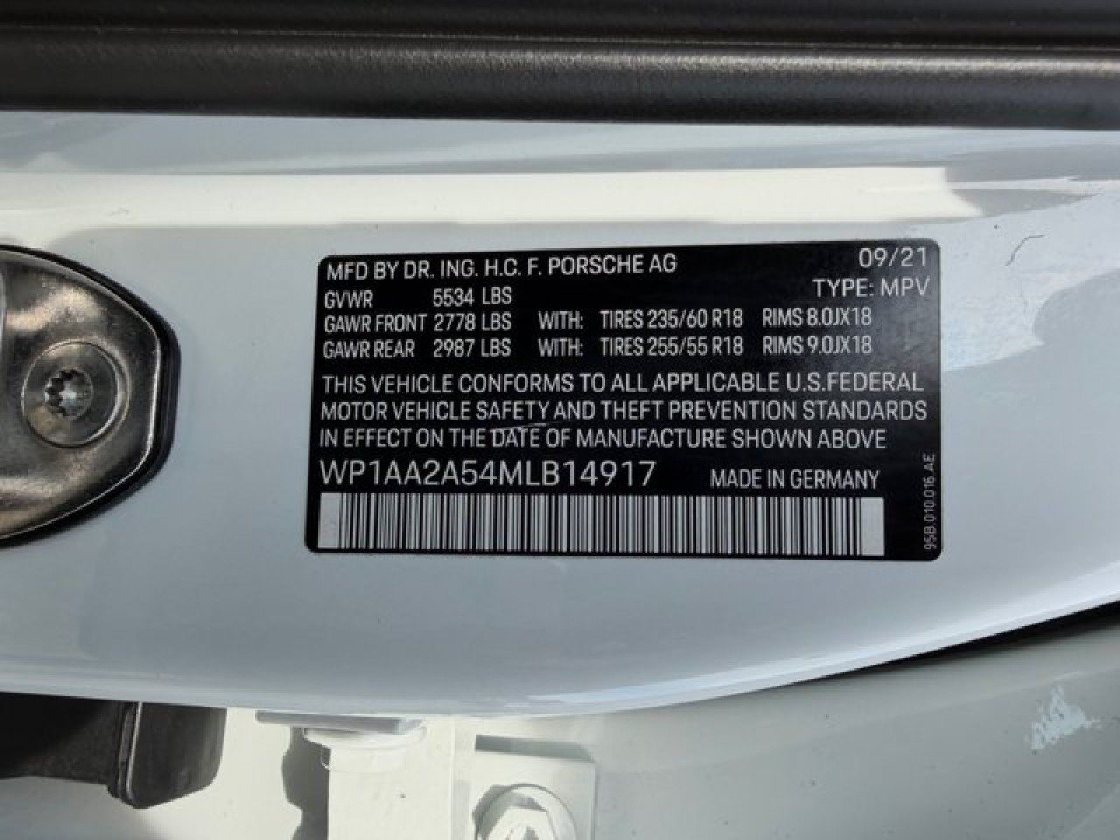 Used 2021 Porsche Macan AWD/4WD image 22