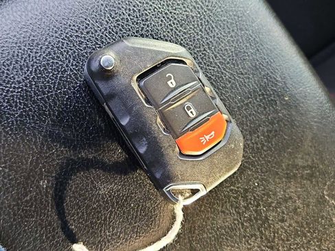 Used 2023 Jeep Wrangler Rubicon w/ LED Lighting Group image 33