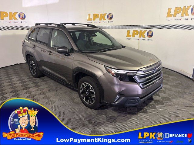 Used 2025 Subaru Forester Premium AWD/4WD image 1