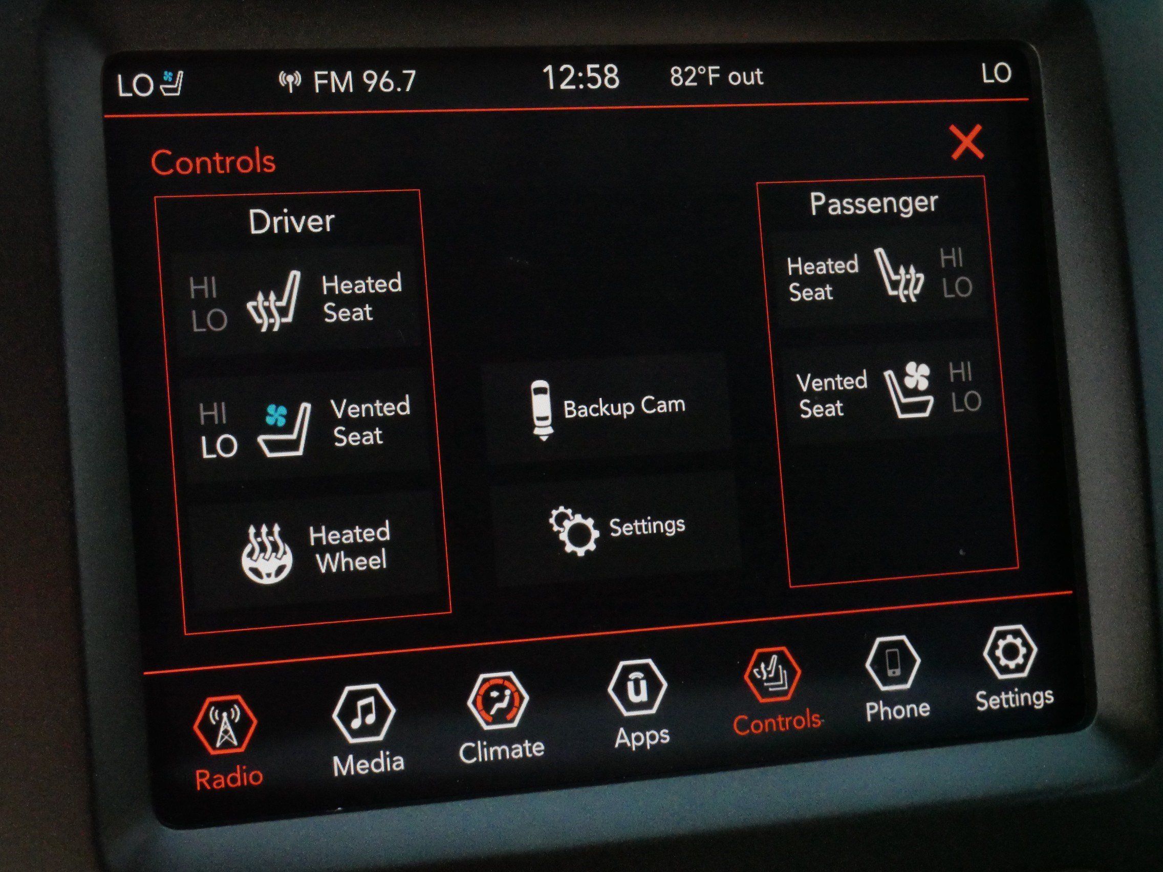 Used 2019 Jeep Cherokee Trailhawk AWD/4WD image 29