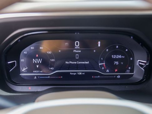 Used 2023 GMC Yukon Denali RWD image 14