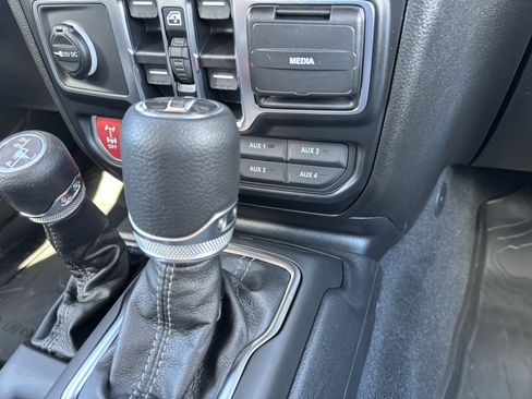 New 2026 Jeep Gladiator Sport AWD/4WD image 13
