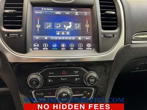 Used 2019 Chrysler 300 Limited w/ Safetytec Plus Group image 25