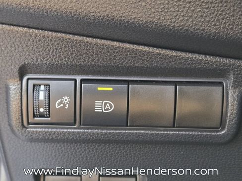 Used 2025 Toyota Corolla Cross XLE w/ Convenience Package FWD image 25