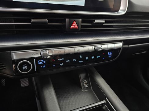 Used 2025 Hyundai Ioniq 6 SE image 27
