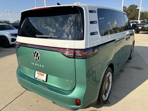 New 2025 Volkswagen ID. Buzz Pro S Plus AWD/4WD image 4