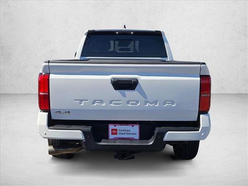 Used 2025 Toyota Tacoma SR5 AWD/4WD image 7