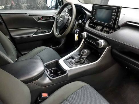 Certified 2022 Toyota RAV4 LE FWD image 20
