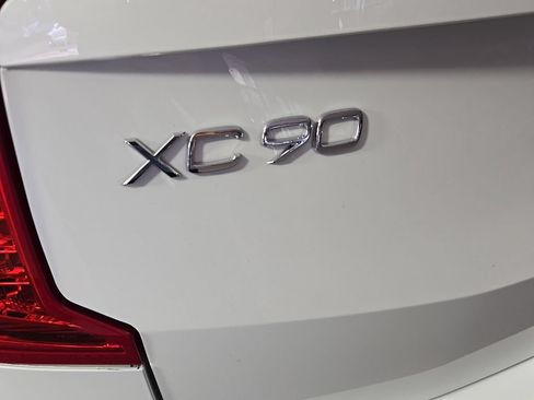 Certified 2023 Volvo XC90 B6 Plus AWD/4WD image 12