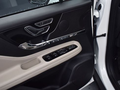 New 2025 Lincoln Corsair Reserve w/ Jet Appearance Package image 9